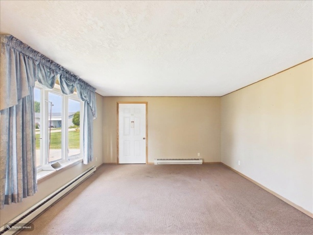 1114 Lynwood, FREEPORT, Illinois 61032, 3 Bedrooms Bedrooms, ,2 BathroomsBathrooms,House,For Sale,Lynwood,202604480