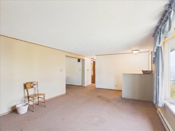 1114 Lynwood, FREEPORT, Illinois 61032, 3 Bedrooms Bedrooms, ,2 BathroomsBathrooms,House,For Sale,Lynwood,202604480