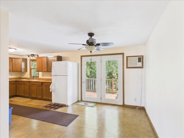1114 Lynwood, FREEPORT, Illinois 61032, 3 Bedrooms Bedrooms, ,2 BathroomsBathrooms,House,For Sale,Lynwood,202604480