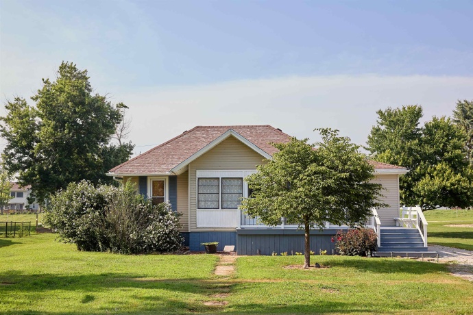 602 2nd North, Wenona, Illinois 61377, 3 Bedrooms Bedrooms, ,2 BathroomsBathrooms,House,For Sale,2nd North,202604484