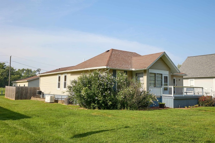 602 2nd North, Wenona, Illinois 61377, 3 Bedrooms Bedrooms, ,2 BathroomsBathrooms,House,For Sale,2nd North,202604484
