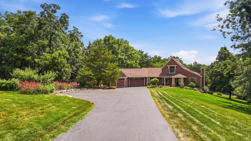 8 ARROWWOOD, GALENA, Illinois 61036, 3 Bedrooms Bedrooms, ,3 BathroomsBathrooms,House,For Sale,ARROWWOOD,202604485