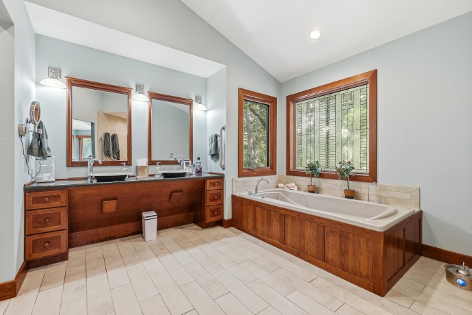 8 ARROWWOOD, GALENA, Illinois 61036, 3 Bedrooms Bedrooms, ,3 BathroomsBathrooms,House,For Sale,ARROWWOOD,202604485