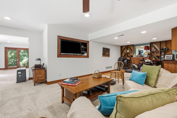 8 ARROWWOOD, GALENA, Illinois 61036, 3 Bedrooms Bedrooms, ,3 BathroomsBathrooms,House,For Sale,ARROWWOOD,202604485