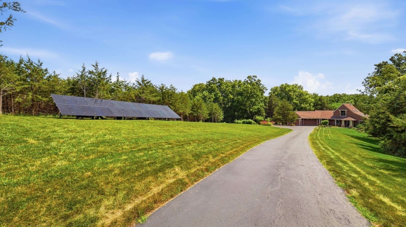 8 ARROWWOOD, GALENA, Illinois 61036, 3 Bedrooms Bedrooms, ,3 BathroomsBathrooms,House,For Sale,ARROWWOOD,202604485
