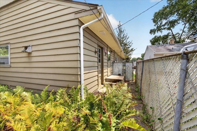 2804 Winnebago, ROCKFORD, Illinois 61103, 3 Bedrooms Bedrooms, ,1 BathroomBathrooms,House,For Sale,Winnebago,202604486