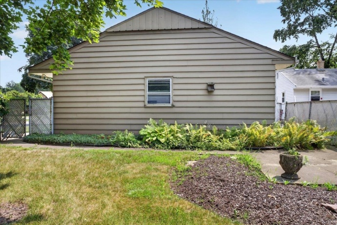 2804 Winnebago, ROCKFORD, Illinois 61103, 3 Bedrooms Bedrooms, ,1 BathroomBathrooms,House,For Sale,Winnebago,202604486