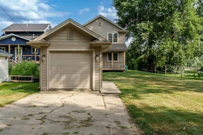 11101 EDGEMERE, ROSCOE, Illinois 61073, 3 Bedrooms Bedrooms, ,1 BathroomBathrooms,House,For Sale,EDGEMERE,202604494