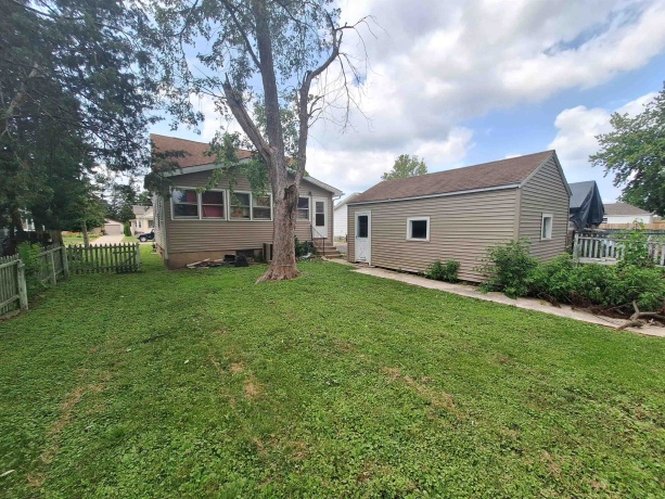 1566 Crosat St, LaSalle, Illinois 61301, 3 Bedrooms Bedrooms, ,1 BathroomBathrooms,House,For Sale,Crosat St,202604495