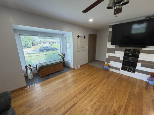 5005 Carol, ROCKFORD, Illinois 61108, 3 Bedrooms Bedrooms, ,2 BathroomsBathrooms,House,For Sale,Carol,202604496