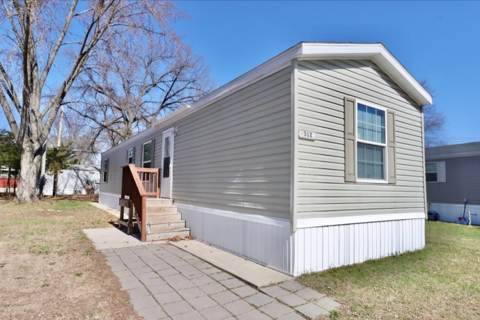 666 Bluff #512, SOUTH BELOIT, Illinois 61080, 2 Bedrooms Bedrooms, ,2 BathroomsBathrooms,House,For Sale,Bluff #512,202604497