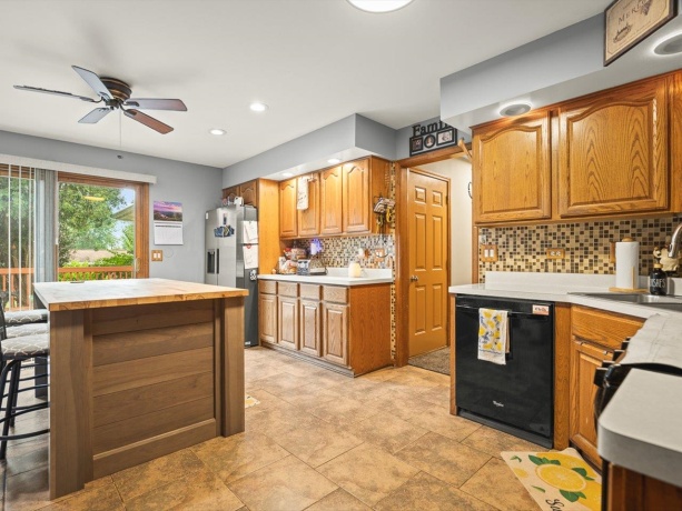 414 Lamplighter, POPLAR GROVE, Illinois 61065, 4 Bedrooms Bedrooms, ,2 BathroomsBathrooms,House,For Sale,Lamplighter,202604498