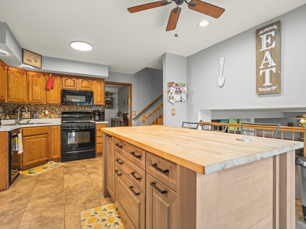 414 Lamplighter, POPLAR GROVE, Illinois 61065, 4 Bedrooms Bedrooms, ,2 BathroomsBathrooms,House,For Sale,Lamplighter,202604498