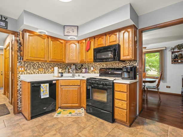 414 Lamplighter, POPLAR GROVE, Illinois 61065, 4 Bedrooms Bedrooms, ,2 BathroomsBathrooms,House,For Sale,Lamplighter,202604498