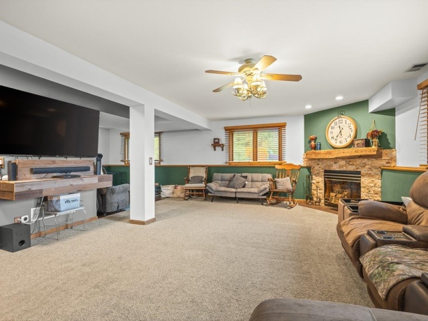 414 Lamplighter, POPLAR GROVE, Illinois 61065, 4 Bedrooms Bedrooms, ,2 BathroomsBathrooms,House,For Sale,Lamplighter,202604498