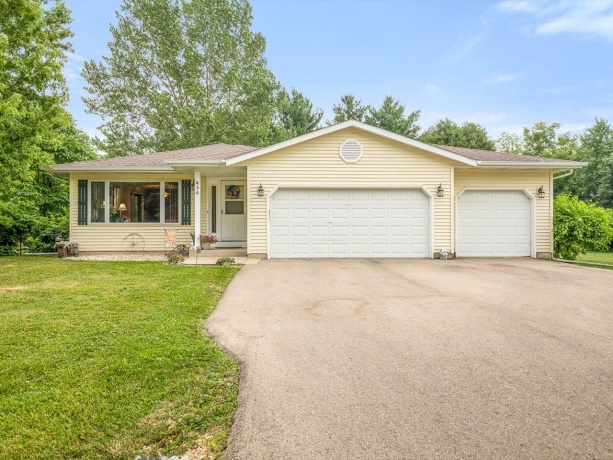 414 Lamplighter, POPLAR GROVE, Illinois 61065, 4 Bedrooms Bedrooms, ,2 BathroomsBathrooms,House,For Sale,Lamplighter,202604498