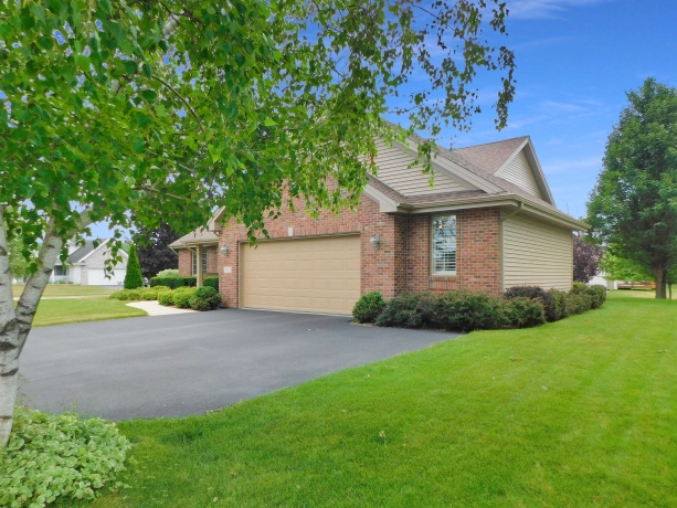 4470 Bellview, ROCKTON, Illinois 61072, 3 Bedrooms Bedrooms, ,3 BathroomsBathrooms,House,For Sale,Bellview,202604500