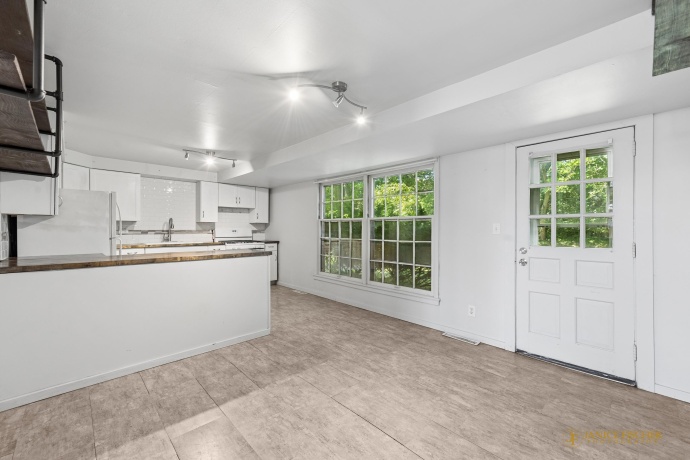 622 Warren, ROCKFORD, Illinois 61107, 3 Bedrooms Bedrooms, ,1 BathroomBathrooms,House,For Sale,Warren,202604501