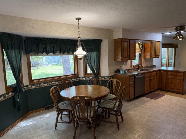 2109 Cimarron, FREEPORT, Illinois 61032, 3 Bedrooms Bedrooms, ,2 BathroomsBathrooms,House,For Sale,Cimarron,202604514