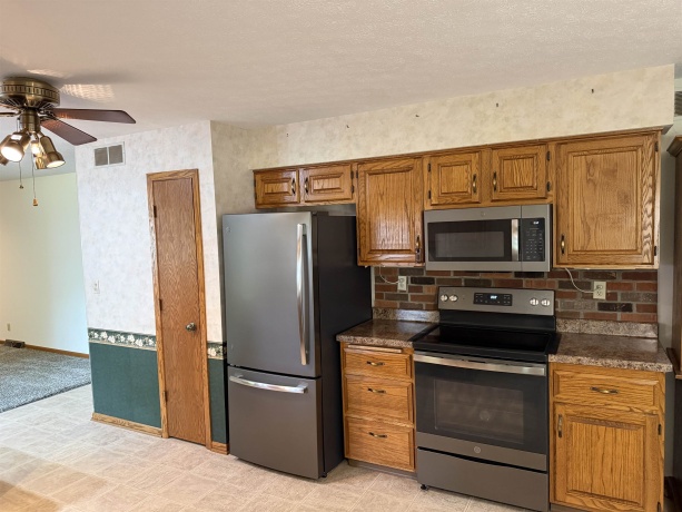 2109 Cimarron, FREEPORT, Illinois 61032, 3 Bedrooms Bedrooms, ,2 BathroomsBathrooms,House,For Sale,Cimarron,202604514