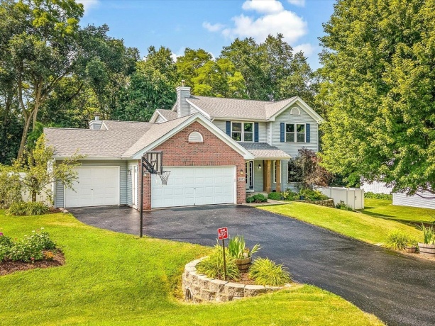 6937 Summit, BYRON, Illinois 61010, 4 Bedrooms Bedrooms, ,2 BathroomsBathrooms,House,For Sale,Summit,202604520