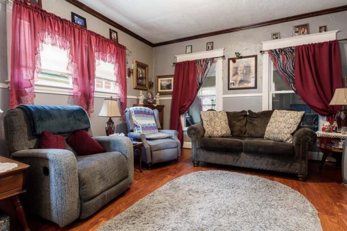 1810 8th, ROCKFORD, Illinois 61104, 3 Bedrooms Bedrooms, ,1 BathroomBathrooms,House,For Sale,8th,202604521