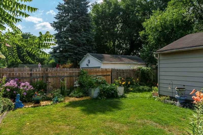 1810 8th, ROCKFORD, Illinois 61104, 3 Bedrooms Bedrooms, ,1 BathroomBathrooms,House,For Sale,8th,202604521