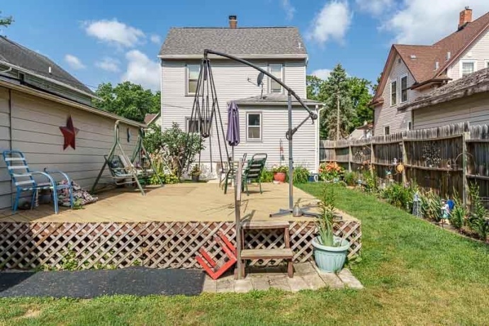 1810 8th, ROCKFORD, Illinois 61104, 3 Bedrooms Bedrooms, ,1 BathroomBathrooms,House,For Sale,8th,202604521