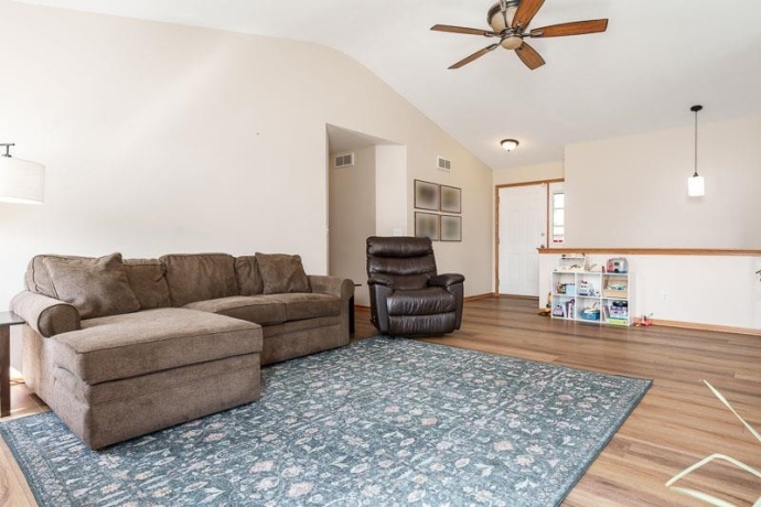 5649 THRIBBLE CROSS, ROSCOE, Illinois 61073, 3 Bedrooms Bedrooms, ,2 BathroomsBathrooms,House,For Sale,THRIBBLE CROSS,202604522
