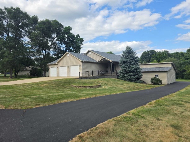 1388 Melwood, ROCKFORD, Illinois 61108, 3 Bedrooms Bedrooms, ,2 BathroomsBathrooms,House,For Sale,Melwood,202604525