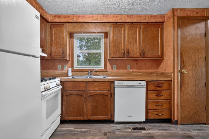 3646 ALGONQUIN, ROCKFORD, Illinois 61102, 3 Bedrooms Bedrooms, ,2 BathroomsBathrooms,House,For Sale,ALGONQUIN,202604526
