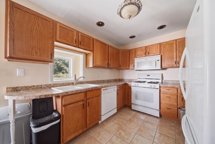 418 3rd, DIXON, Illinois 61021, 2 Bedrooms Bedrooms, ,1 BathroomBathrooms,House,For Sale,3rd,202604527