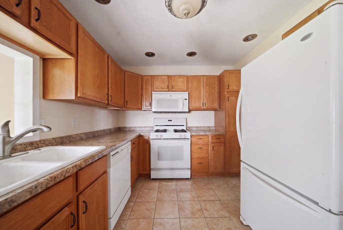 418 3rd, DIXON, Illinois 61021, 2 Bedrooms Bedrooms, ,1 BathroomBathrooms,House,For Sale,3rd,202604527
