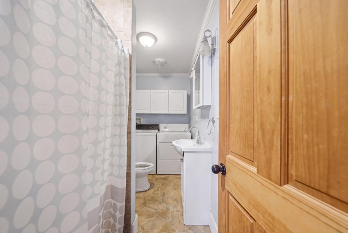 418 3rd, DIXON, Illinois 61021, 2 Bedrooms Bedrooms, ,1 BathroomBathrooms,House,For Sale,3rd,202604527