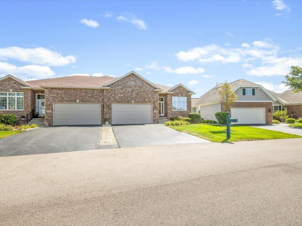 3729 Lakeview, WINNEBAGO, Illinois 61088, 4 Bedrooms Bedrooms, ,3 BathroomsBathrooms,Condominium,For Sale,Lakeview,202604529