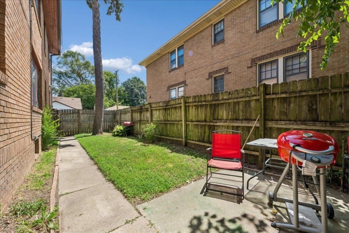905 18th, ROCKFORD, Illinois 61104, ,2 Units,For Sale,18th,202604180