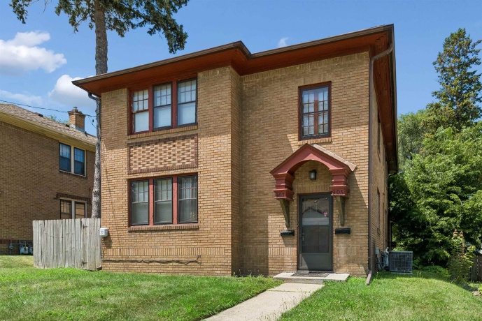 905 18th, ROCKFORD, Illinois 61104, ,2 Units,For Sale,18th,202604180