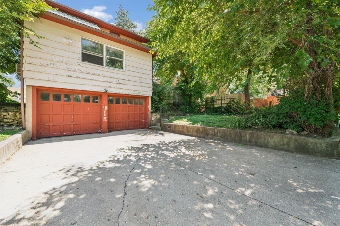 905 18th, ROCKFORD, Illinois 61104, ,2 Units,For Sale,18th,202604180