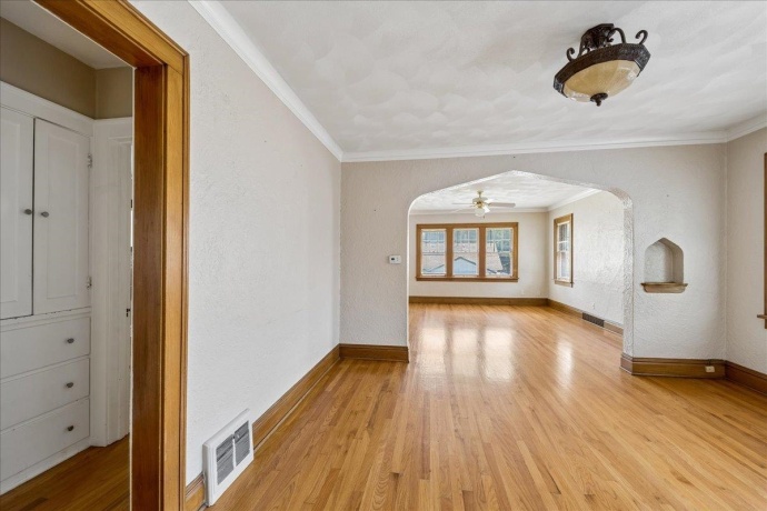905 18th, ROCKFORD, Illinois 61104, ,2 Units,For Sale,18th,202604180