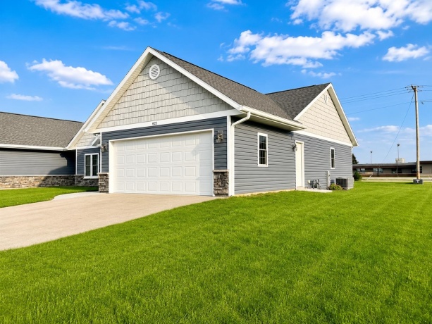 621 Hewitt, FORRESTON, Illinois 61030, 2 Bedrooms Bedrooms, ,2 BathroomsBathrooms,House,For Sale,Hewitt,202604530