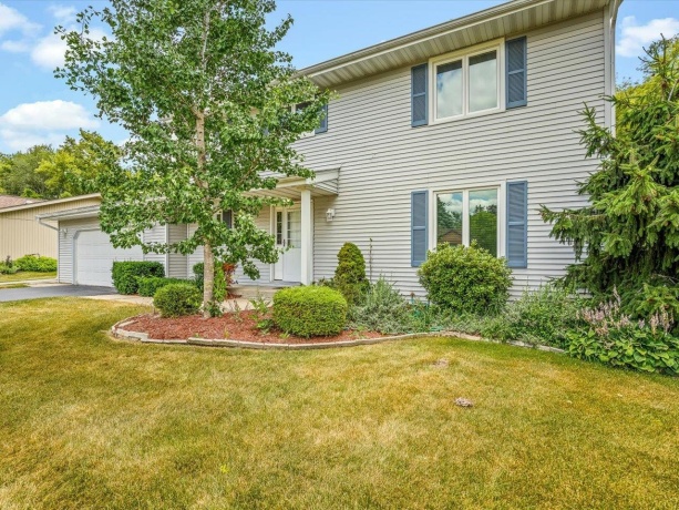 1770 Sweetbriar, ROCKFORD, Illinois 61107, 4 Bedrooms Bedrooms, ,2 BathroomsBathrooms,House,For Sale,Sweetbriar,202604535