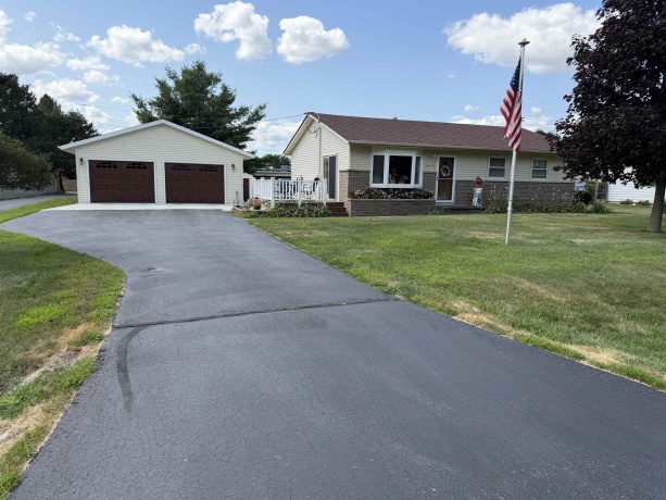 5939 Vesper, SOUTH BELOIT, Illinois 61080, 3 Bedrooms Bedrooms, ,2 BathroomsBathrooms,House,For Sale,Vesper,202604536