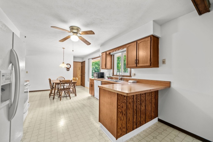6851 Stong Box, ROSCOE, Illinois 61073, 3 Bedrooms Bedrooms, ,1 BathroomBathrooms,House,For Sale,Stong Box,202604537