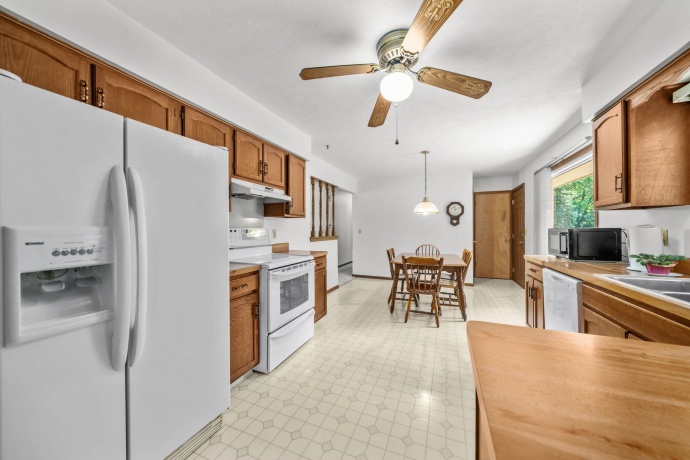 6851 Stong Box, ROSCOE, Illinois 61073, 3 Bedrooms Bedrooms, ,1 BathroomBathrooms,House,For Sale,Stong Box,202604537