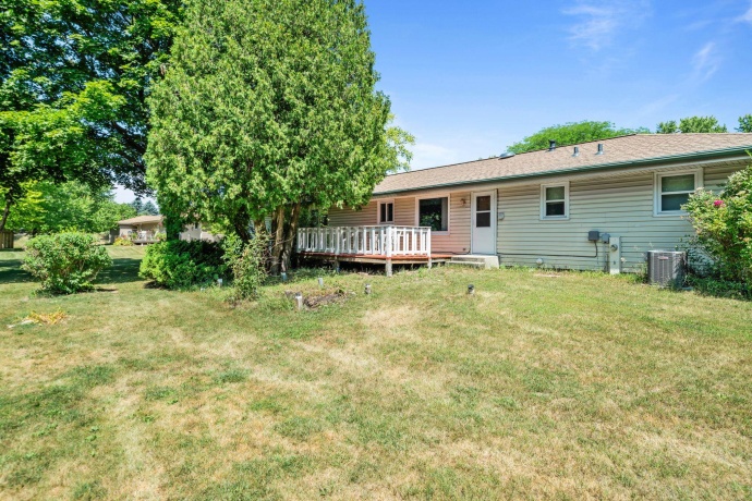 6851 Stong Box, ROSCOE, Illinois 61073, 3 Bedrooms Bedrooms, ,1 BathroomBathrooms,House,For Sale,Stong Box,202604537