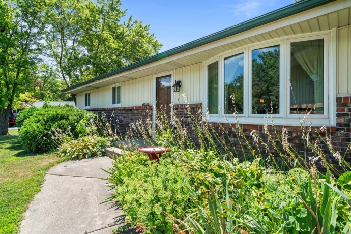 6851 Stong Box, ROSCOE, Illinois 61073, 3 Bedrooms Bedrooms, ,1 BathroomBathrooms,House,For Sale,Stong Box,202604537