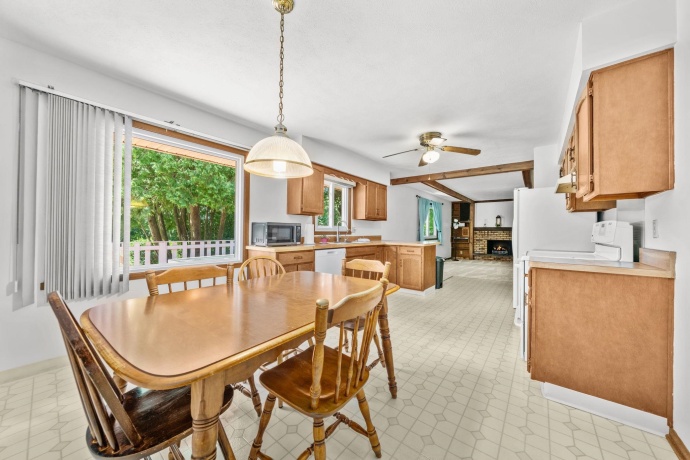 6851 Stong Box, ROSCOE, Illinois 61073, 3 Bedrooms Bedrooms, ,1 BathroomBathrooms,House,For Sale,Stong Box,202604537