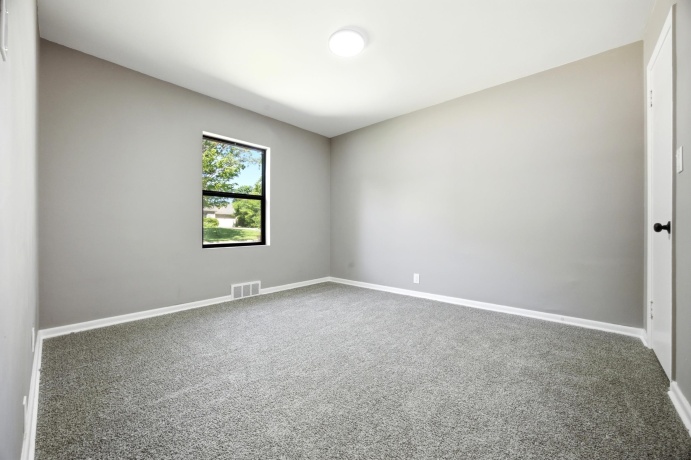 731 James, ROCKFORD, Illinois 61107, 5 Bedrooms Bedrooms, ,2 BathroomsBathrooms,House,For Sale,James,202604540