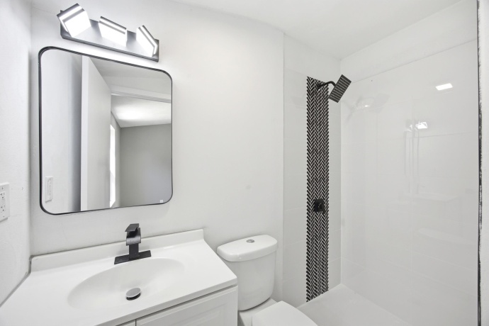 731 James, ROCKFORD, Illinois 61107, 5 Bedrooms Bedrooms, ,2 BathroomsBathrooms,House,For Sale,James,202604540