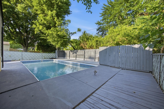 731 James, ROCKFORD, Illinois 61107, 5 Bedrooms Bedrooms, ,2 BathroomsBathrooms,House,For Sale,James,202604540